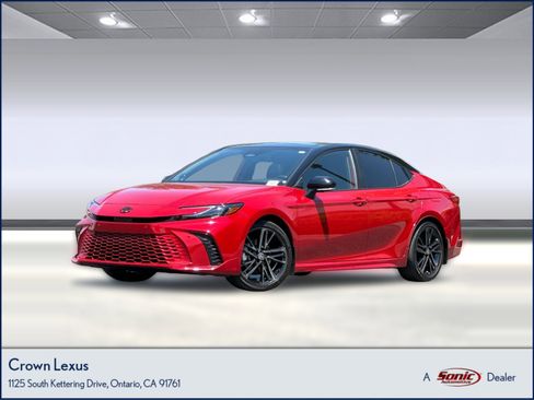 Used 2025 Toyota Camry XSE w/ Premium Plus Package FWD image 1