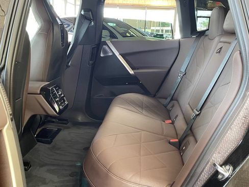Used 2022 BMW iX xDrive50 w/ Sport Package AWD/4WD image 18