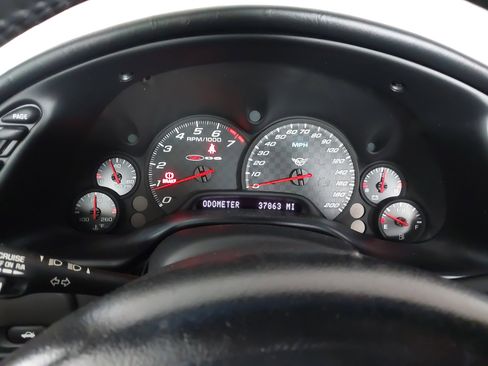 Used 2004 Chevrolet Corvette Z06 w/ Z06 Preferred Equipment Group RWD image 18