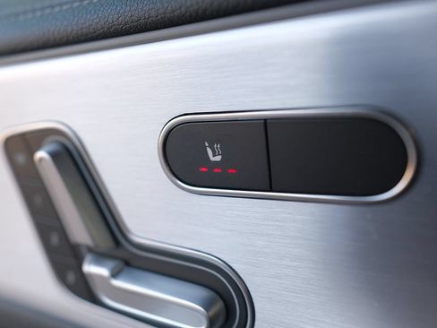 Used 2021 Mercedes-Benz CLA 250 image 11