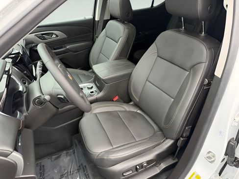 Used 2021 Chevrolet Traverse LT w/ LT Premium Package image 19