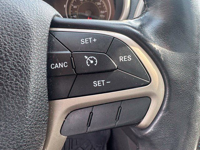 Used 2016 Jeep Cherokee Limited AWD/4WD image 19