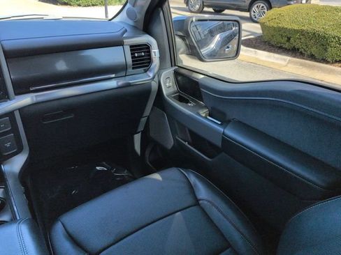 Used 2022 Ford F150 Lariat w/ Equipment Group 502A High AWD/4WD image 17