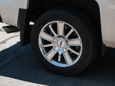 Used 2014 Chevrolet Silverado 1500 High Country w/ High Country Premium Package AWD/4WD image 5