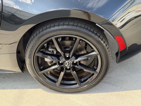 Used 2019 MAZDA MX-5 Miata Club RWD image 13