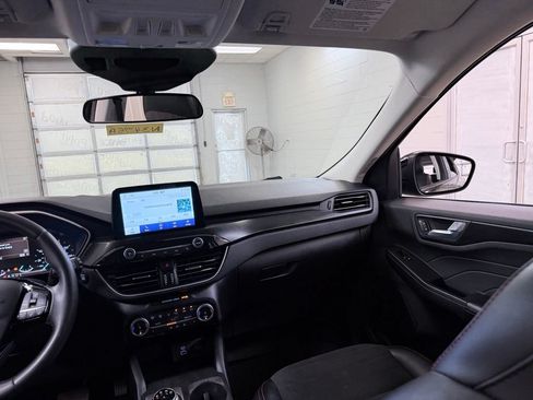 Used 2022 Ford Escape SEL w/ SEL Stealth AWD Package image 29
