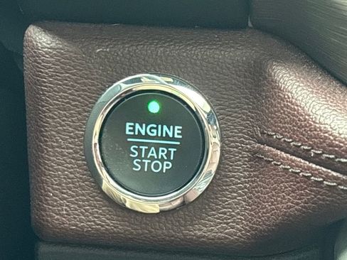 Used 2023 Ford Expedition Limited image 18