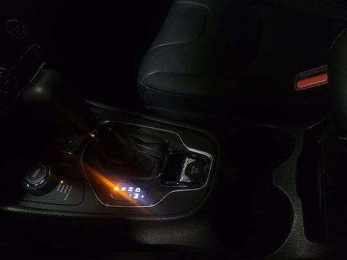 Used 2021 Jeep Cherokee Limited w/ Elite Package image 26