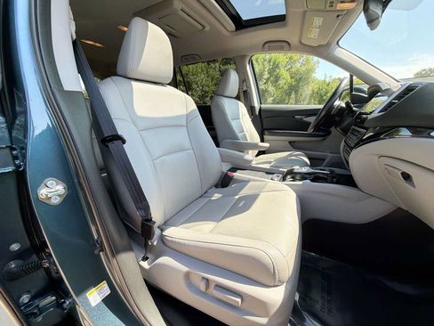 Used 2016 Honda Pilot Touring image 19