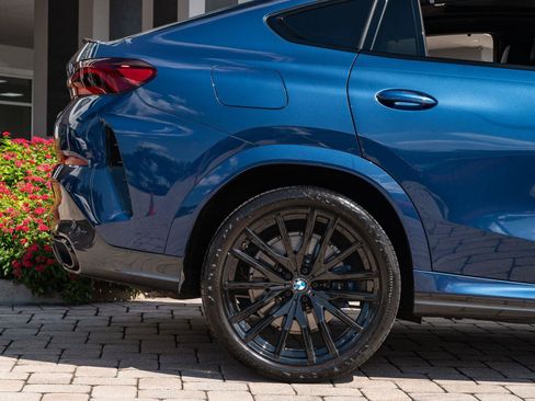 Used 2022 BMW X6 M50i w/ Executive Package AWD/4WD image 28