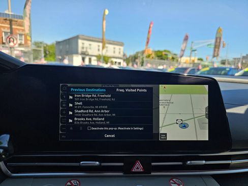 Used 2025 Hyundai Elantra Limited FWD image 25