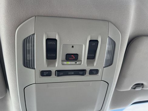 Certified 2024 Toyota Highlander XLE image 22