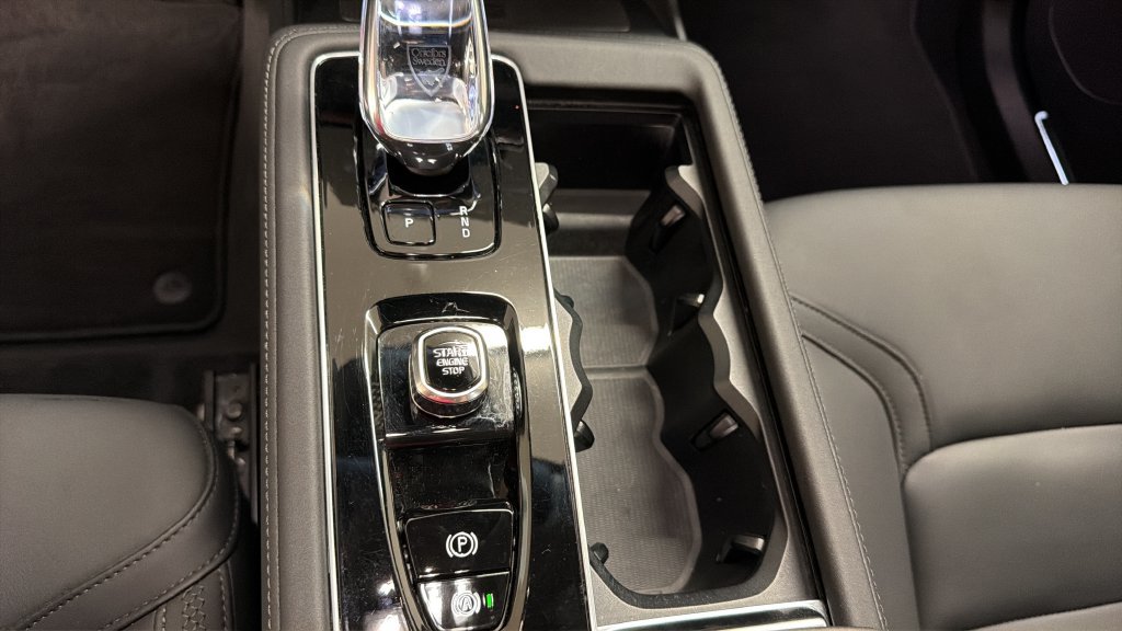 Used 2025 Volvo XC90 B6 Plus AWD/4WD image 24