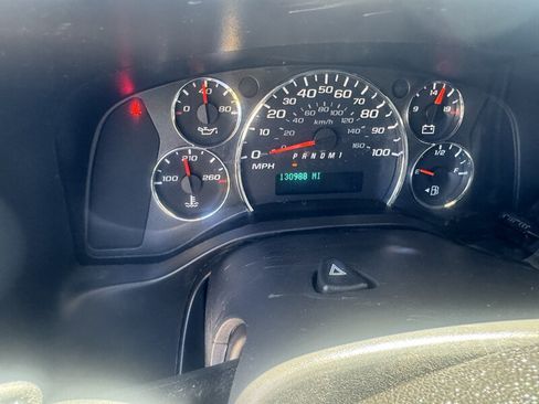 Used 2017 Chevrolet Express 2500 RWD image 14
