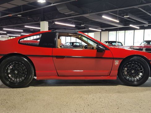 Used 1988 Pontiac Fiero GT RWD image 21