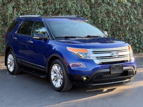 Used 2013 Ford Explorer XLT AWD/4WD image 3