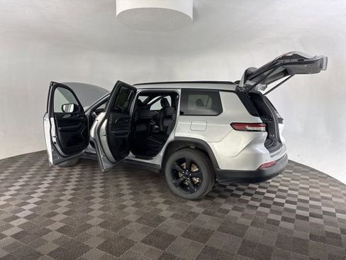 Used 2021 Jeep Grand Cherokee L Laredo image 18