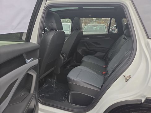 New 2026 Volkswagen Tiguan SE R-Line image 25