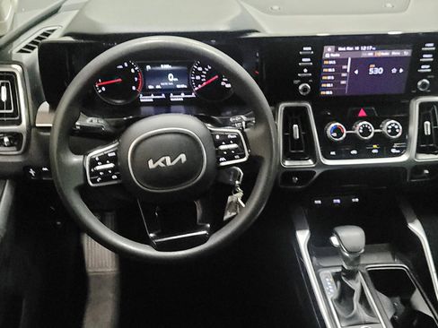 Used 2022 Kia Sorento LX image 22