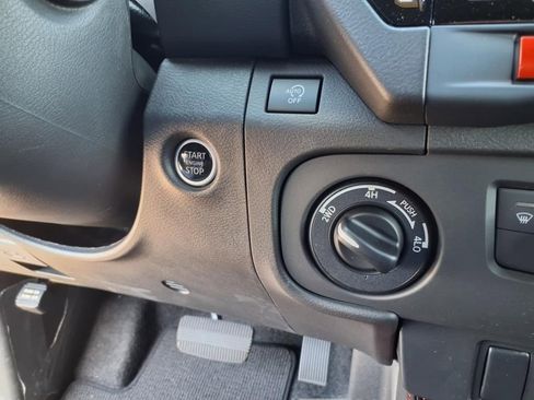 New 2025 Nissan Frontier PRO-4X image 12