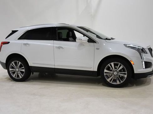 Used 2024 Cadillac XT5 Premium Luxury image 3