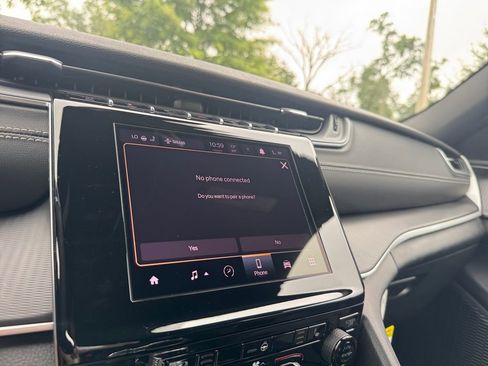 New 2025 Jeep Grand Cherokee Altitude image 21