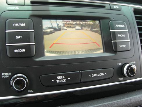 Used 2015 Kia Sedona EX FWD image 23