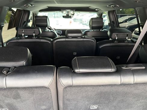 Used 2024 Jeep Wagoneer L Series II w/ Flexible Seating Group AWD/4WD image 28