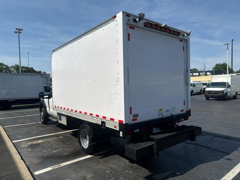 Used 2015 Ford F550 2WD Regular Cab Super Duty image 6