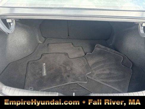 Used 2023 Hyundai Elantra Limited w/ Cargo Package image 6