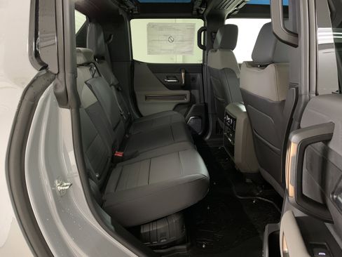 New 2025 GMC Hummer EV 3X image 40