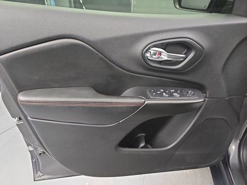 Used 2020 Jeep Cherokee Trailhawk w/ Cold Weather Group image 25