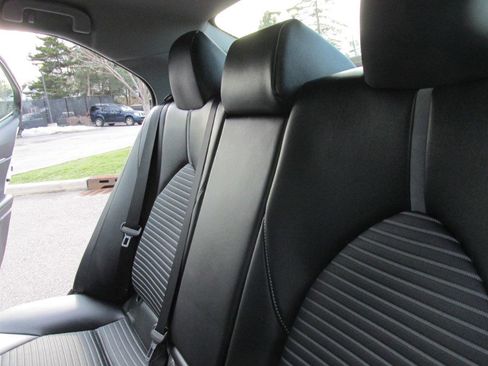 Used 2018 Toyota Camry SE image 48