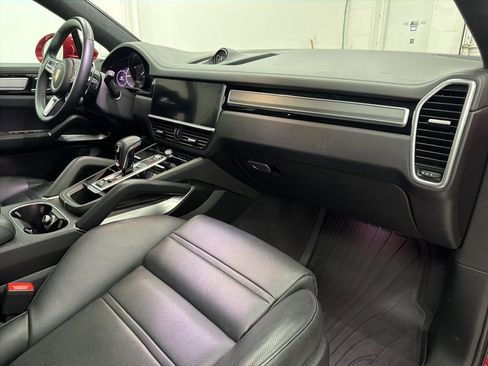 Used 2023 Porsche Cayenne Turbo image 28