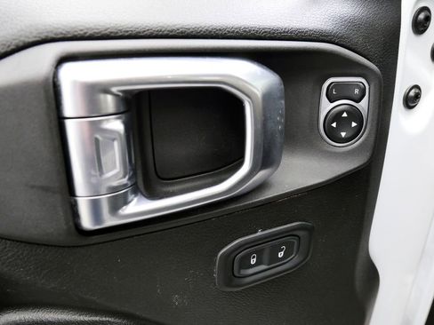 Used 2024 Jeep Wrangler Unlimited Rubicon AWD/4WD image 15