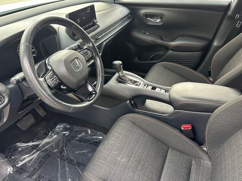 Used 2023 Honda HR-V Sport image 11