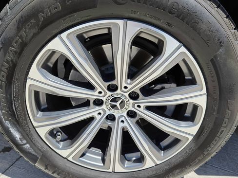 Used 2024 Mercedes-Benz GLC 300 4MATIC image 10