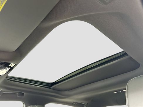 Used 2025 BMW 530i image 15