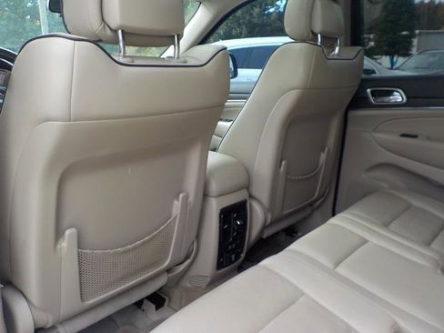 Used 2015 Jeep Grand Cherokee Overland w/ Trailer Tow Group IV image 28