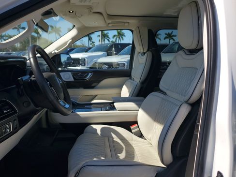 Used 2024 Lincoln Navigator Black Label image 13