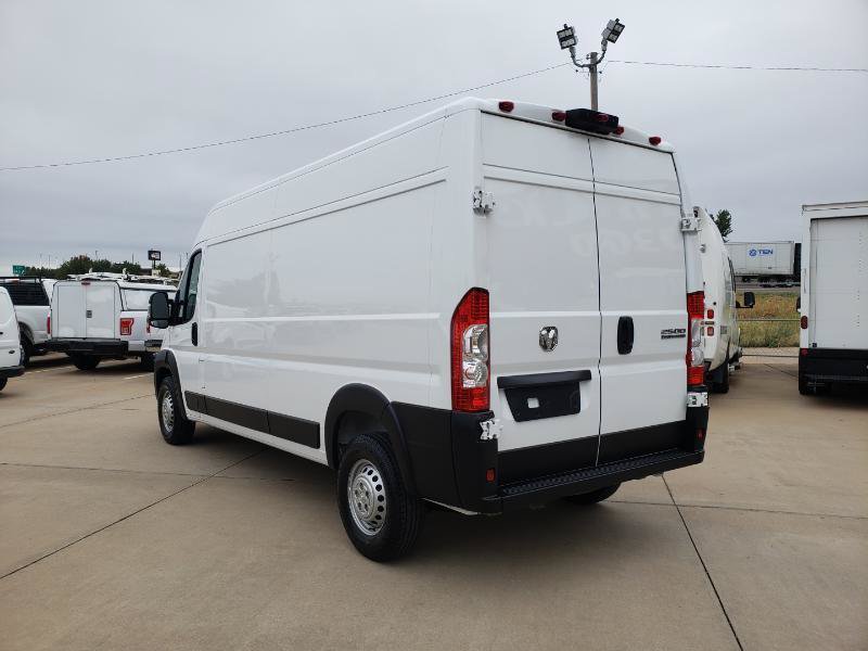 Used 2025 RAM ProMaster 2500 w/ Convenience Group FWD image 9