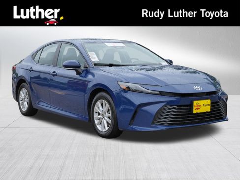 Certified 2025 Toyota Camry LE FWD image 1