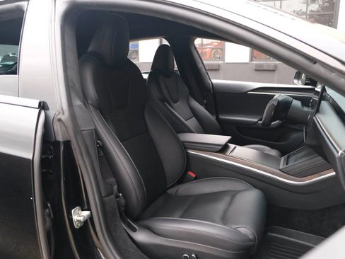 Used 2021 Tesla Model S Plaid image 32