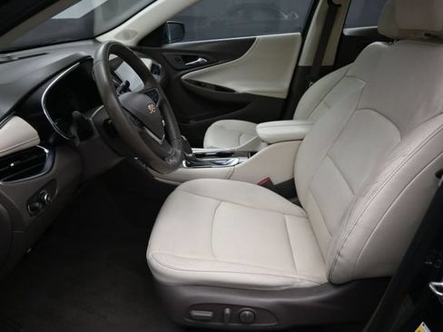 Used 2020 Chevrolet Malibu LT w/ Leather Package FWD image 12