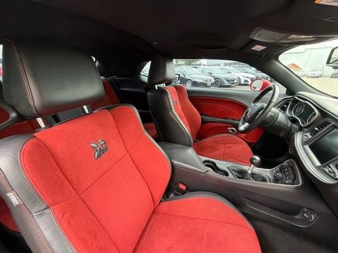 Used 2016 Dodge Challenger R/T Scat Pack w/ Leather Interior Group RWD image 19