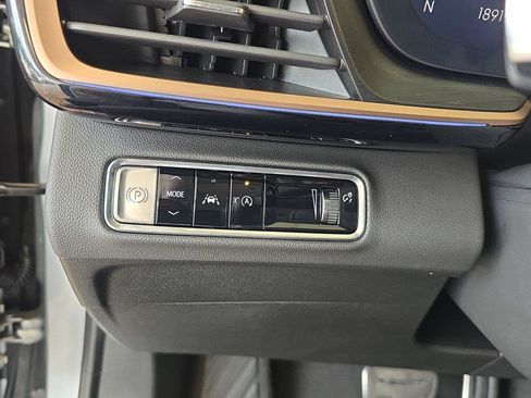 Used 2025 Buick Envision Sport Touring AWD/4WD image 25