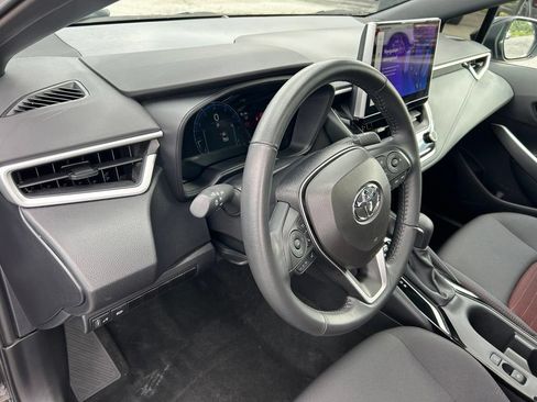 Used 2025 Toyota Corolla SE w/ SE Premium Package FWD image 19