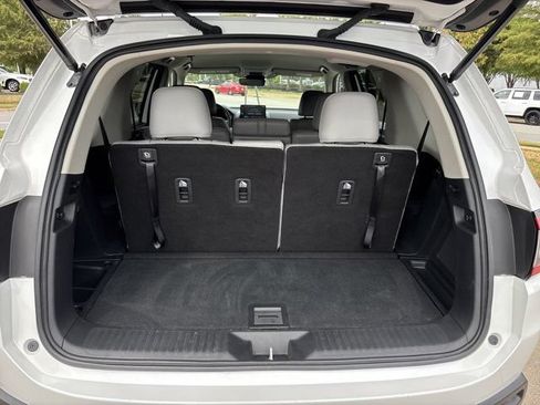 Used 2025 Honda Pilot EX-L image 6