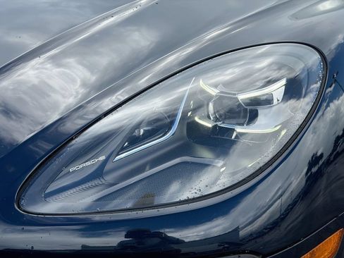 Used 2020 Porsche Macan AWD/4WD image 9