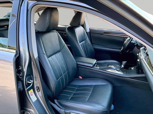 Used 2017 Lexus ES 350 w/ Luxury Package FWD image 23